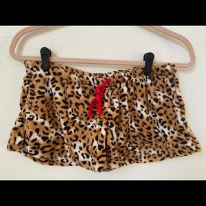 NWT Emme Jordan fuzzy shorts women’s size large